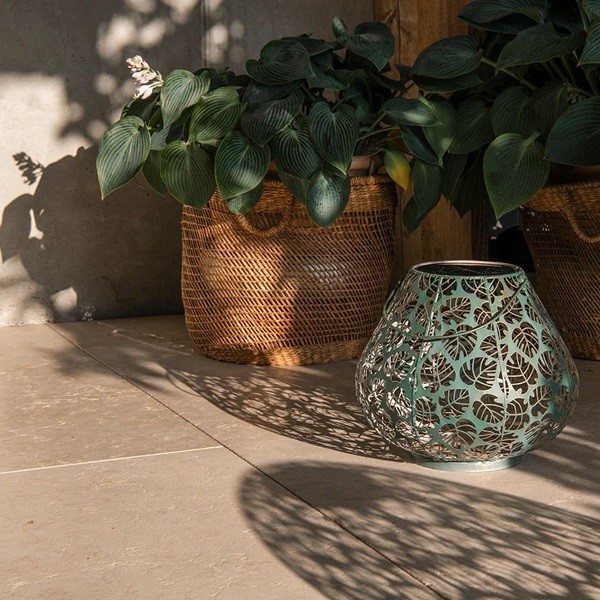 Solar Antic Lantern Monstera M